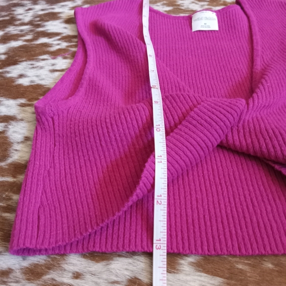 Wild Fable Reversible Twist Cropped Sweater Tank Top Size Medium - Picture 3 of 5